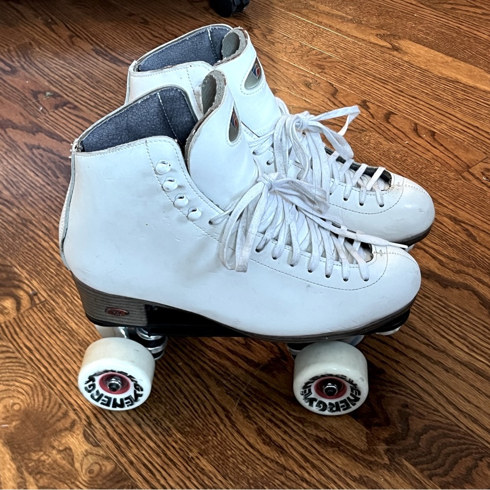 Riedell model 121 size 9 roller skates